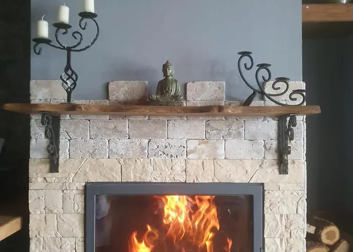 India - Bibliothek 度假居 Ledenik